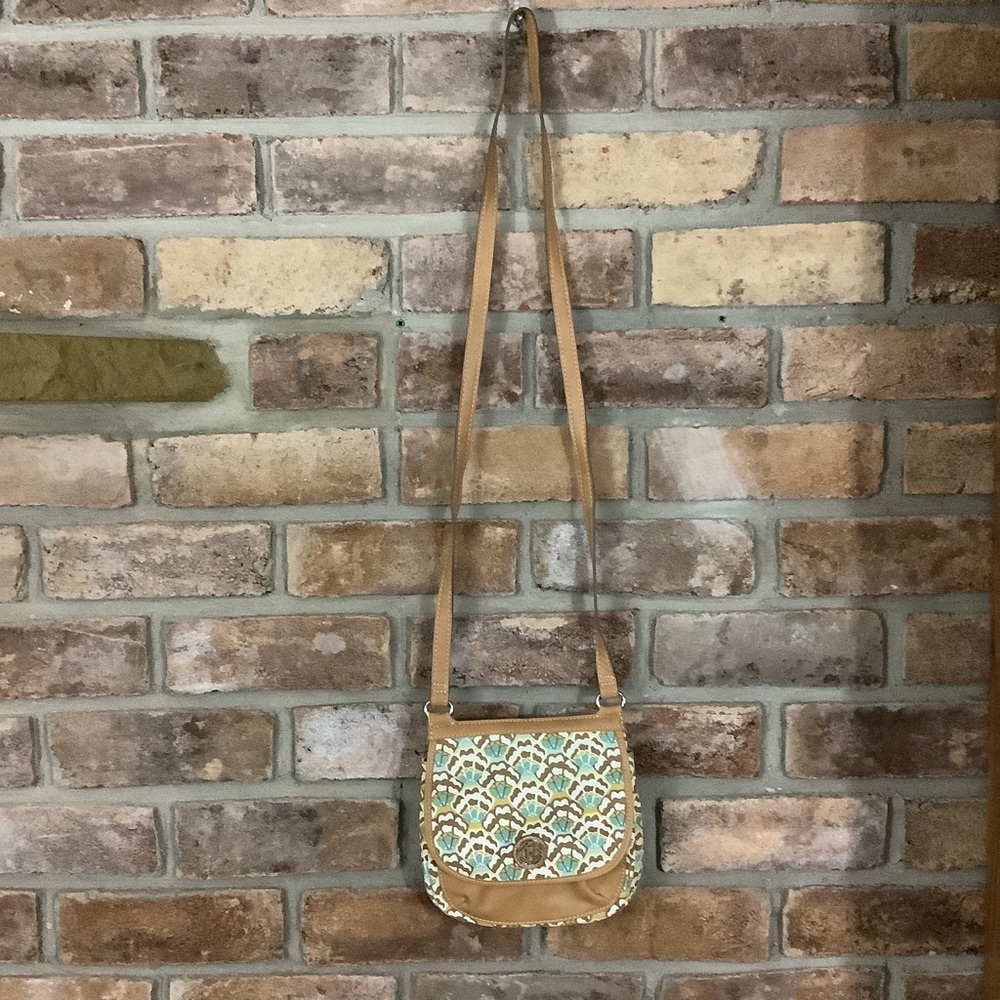 RELIC Seashell Print Crossbody Bag - Picture 2 of 9
